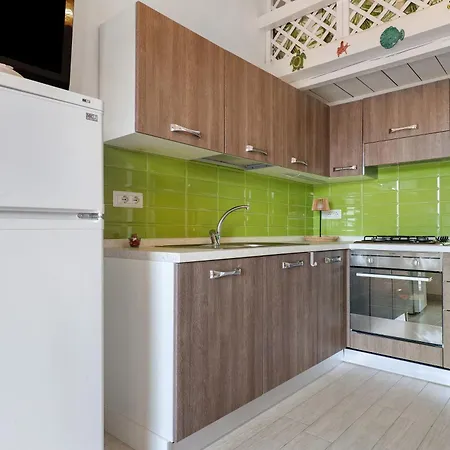 Marea - By And Service Apartman